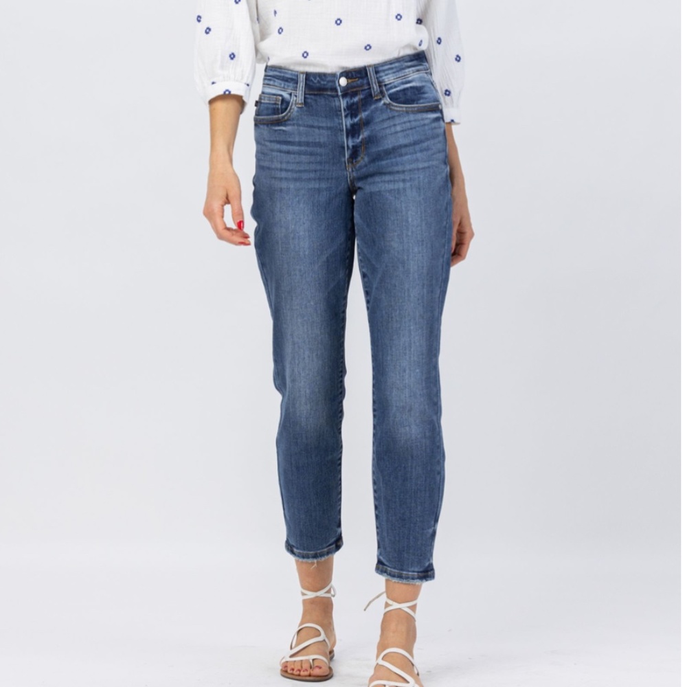 Medium wash boyfriend Judy blues